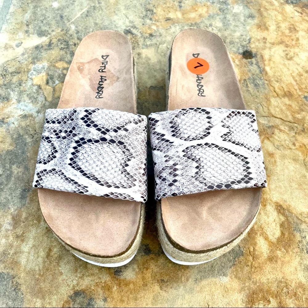Dirty laundry snakeskin print platform sandals size 7